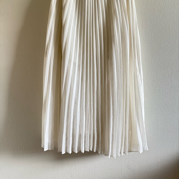 Aritzia Babaton White Jude Midi Pleated Skirt size Small - Picture 4 of 11
